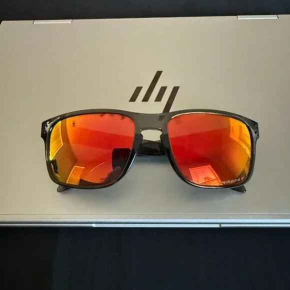 OO9102 Oakley Holbrook Smoke Gray Frame Prizm Polarized Red Reflective Lenses - Picture 5 of 7